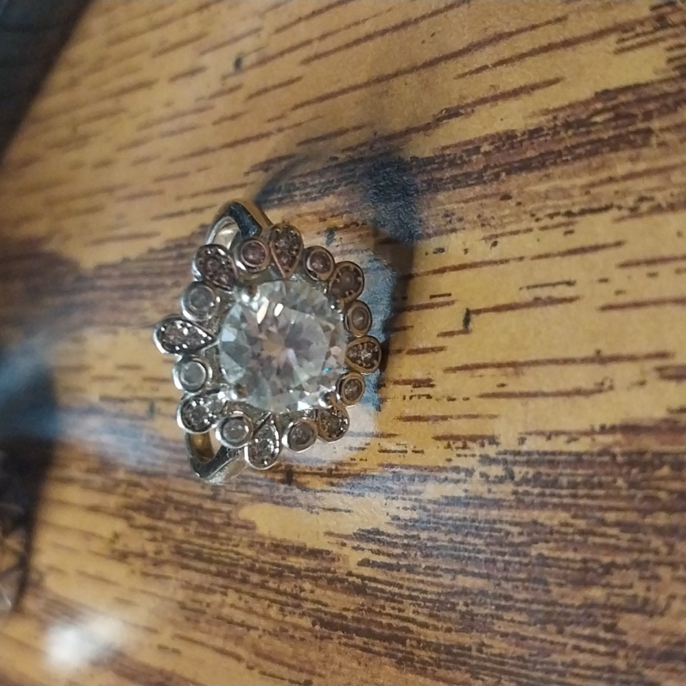 Fashion ring